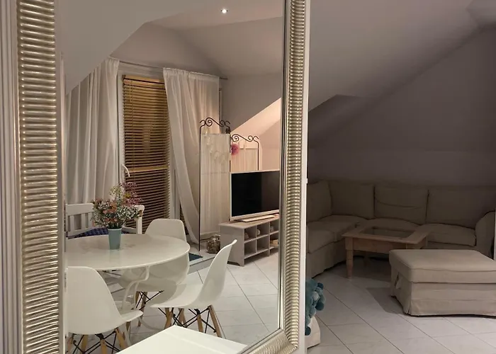 W Porcie Przy Latarni Apartment *